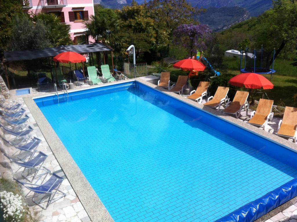 Hotel Rosalpina Riva del Garda Bagian luar foto