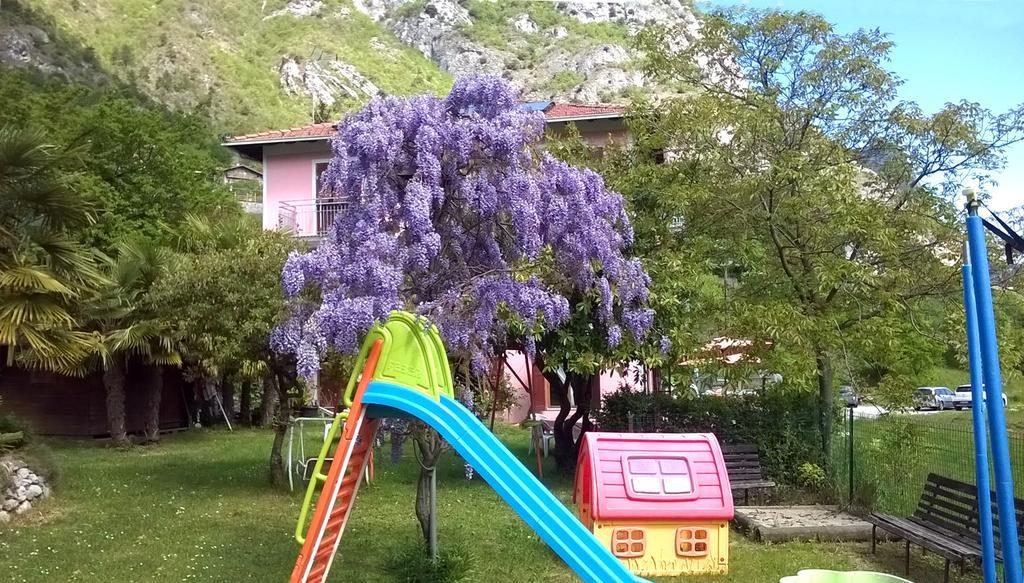 Hotel Rosalpina Riva del Garda Bagian luar foto