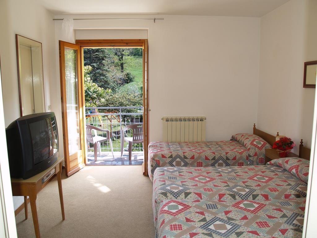 Hotel Rosalpina Riva del Garda Bagian luar foto