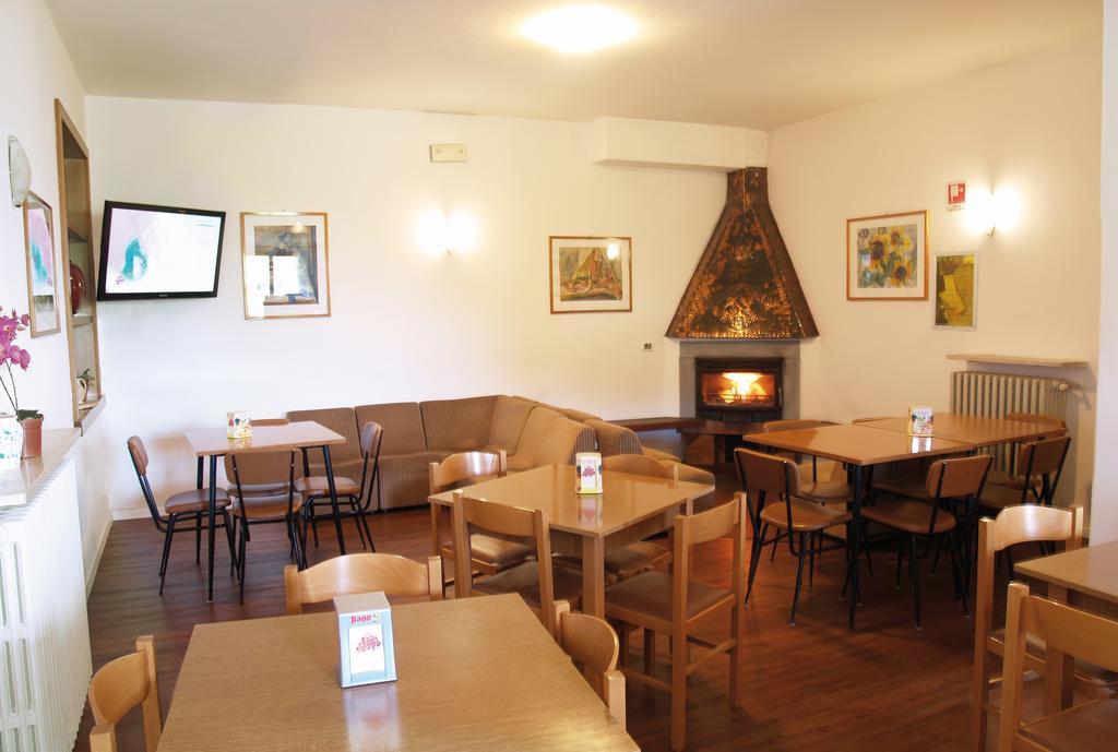 Hotel Rosalpina Riva del Garda Bagian luar foto