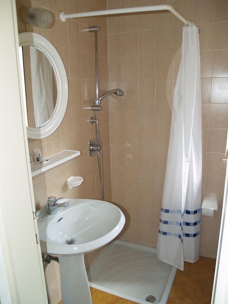 Hotel Rosalpina Riva del Garda Bagian luar foto